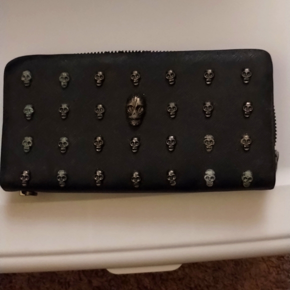 Purse - Picture 2 of 9